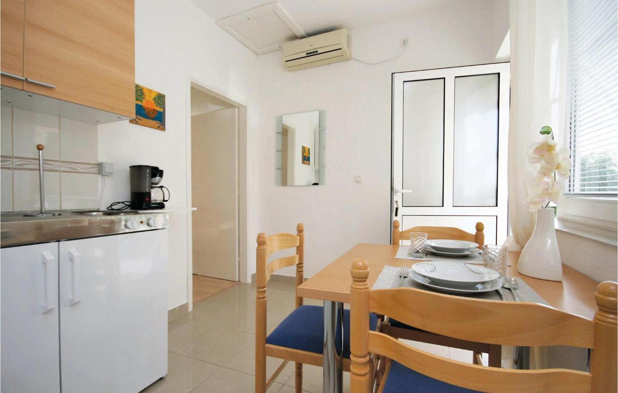Apartment Raslina Lxvi Kültér fotó